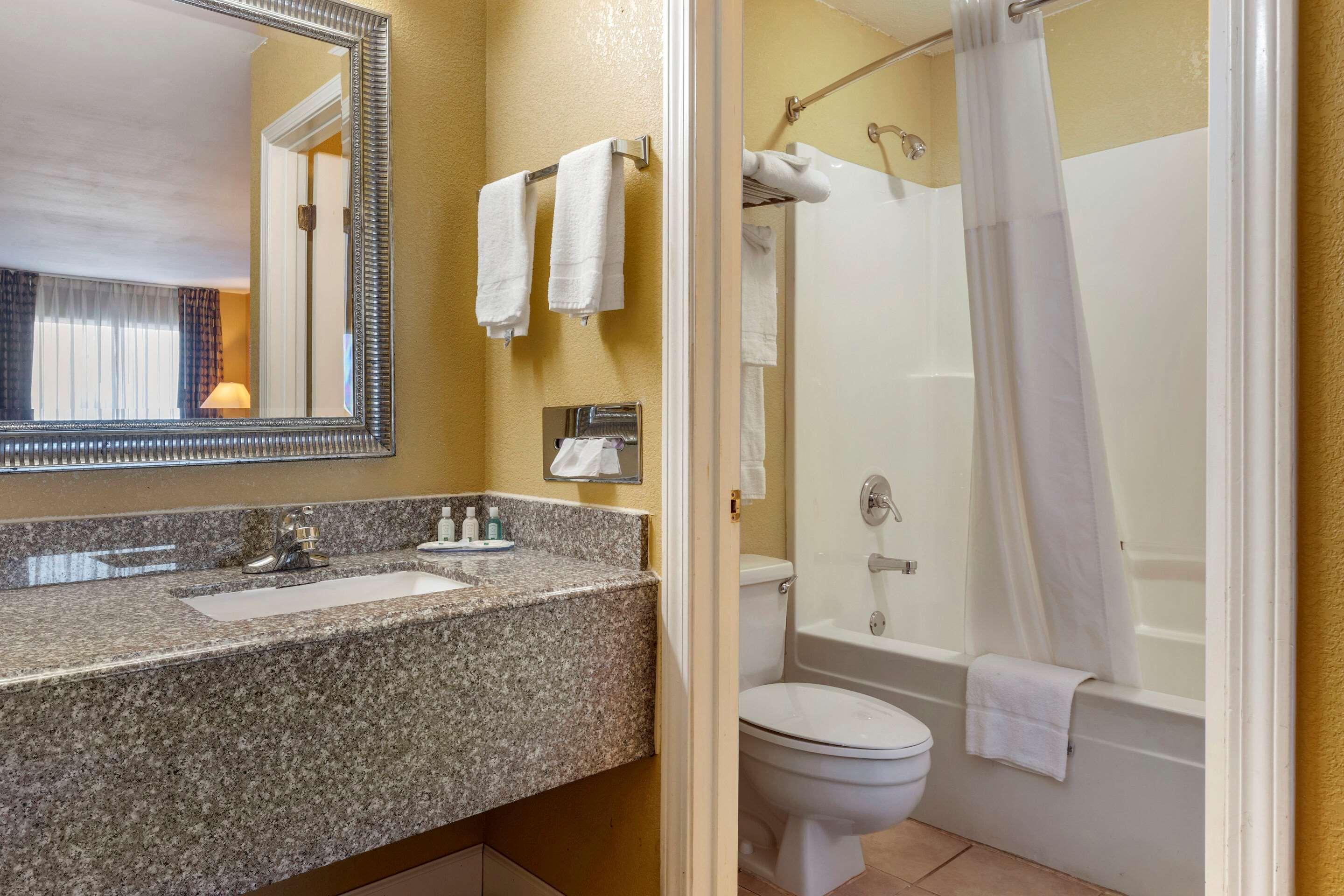 Quality Inn Russellville I-40 Екстериор снимка